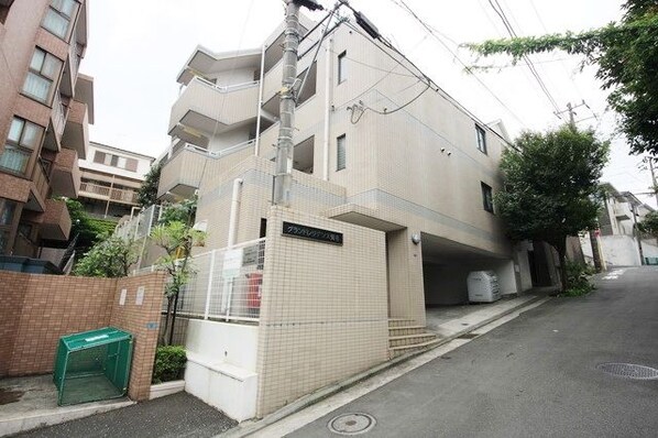 グランドレジデンス菊名の物件外観写真